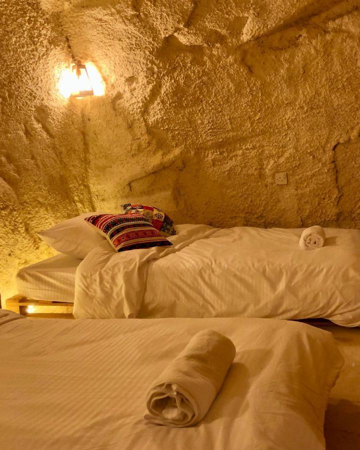7 Caves Hotel Al Jayah Exterior photo