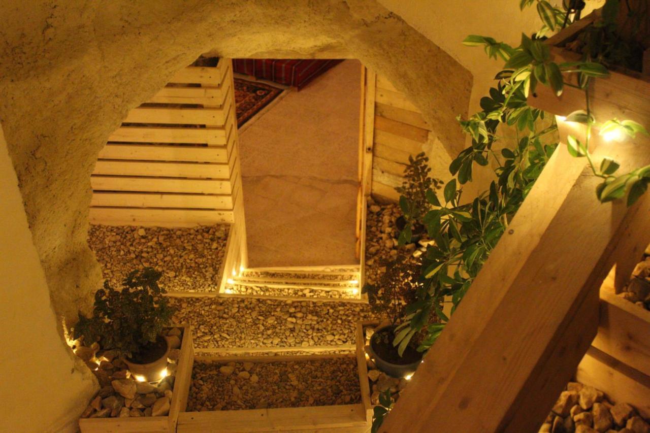 7 Caves Hotel Al Jayah Exterior photo