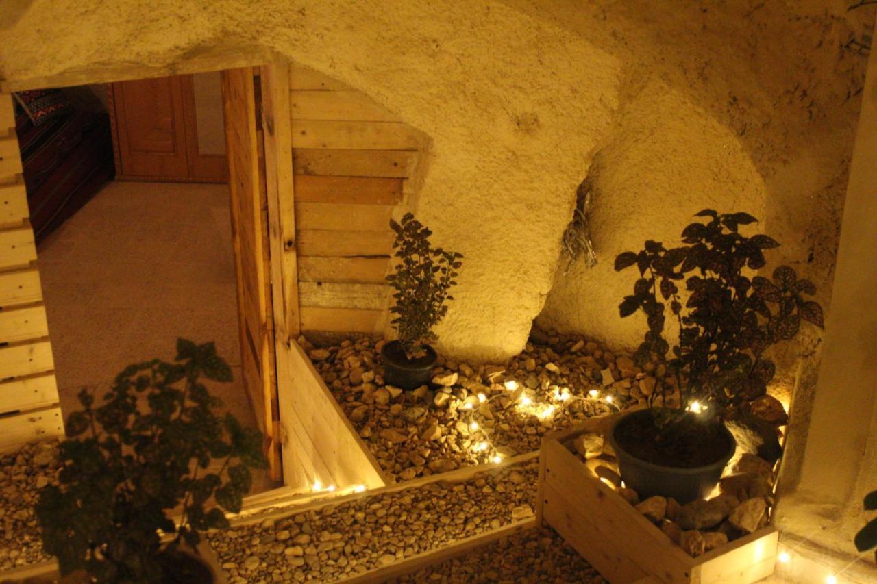 7 Caves Hotel Al Jayah Exterior photo