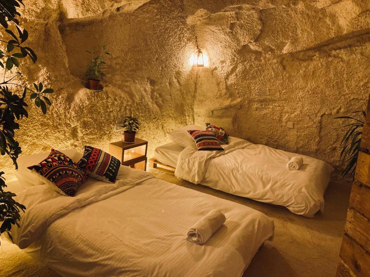 7 Caves Hotel Al Jayah Exterior photo