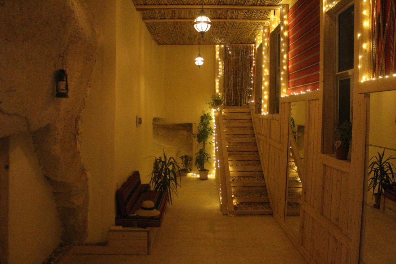 7 Caves Hotel Al Jayah Exterior photo