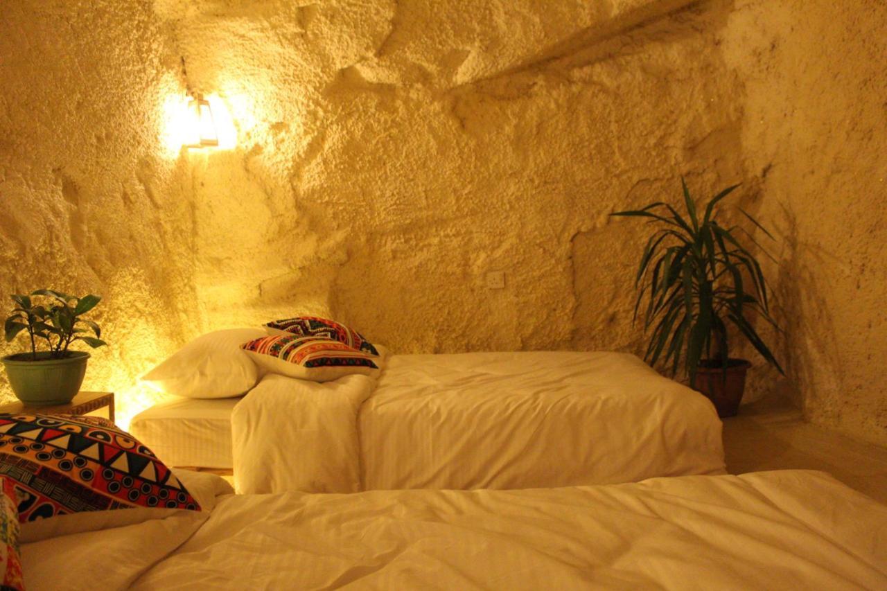 7 Caves Hotel Al Jayah Exterior photo