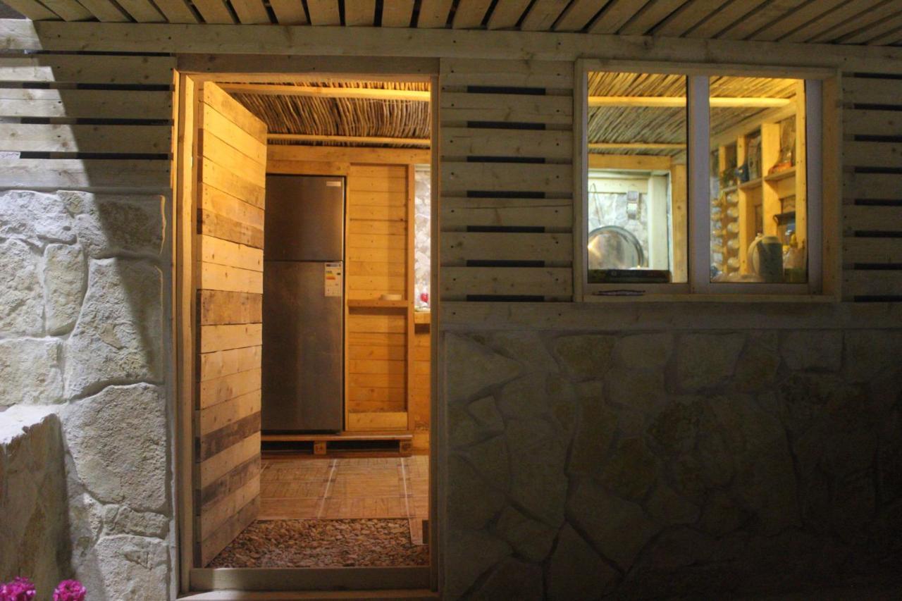 7 Caves Hotel Al Jayah Exterior photo
