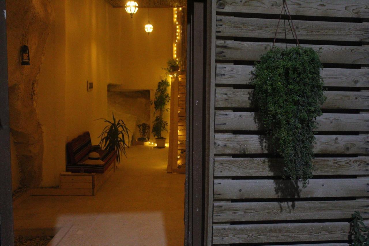 7 Caves Hotel Al Jayah Exterior photo