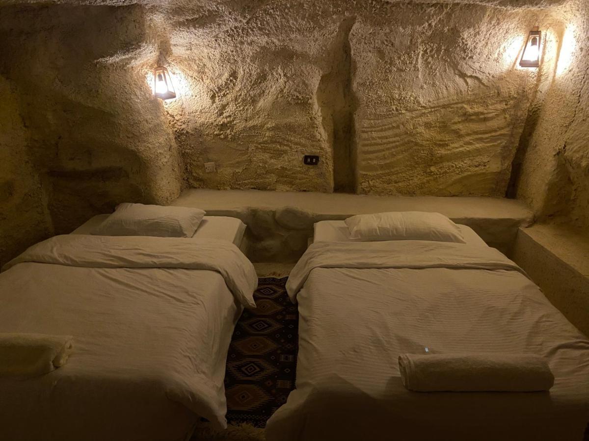 7 Caves Hotel Al Jayah Exterior photo