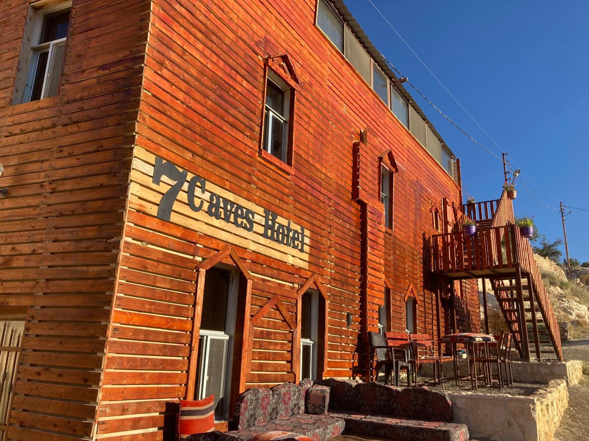 7 Caves Hotel Al Jayah Exterior photo
